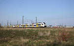 In den Feldern südlich des Bahnhofs Hürth-Kalscheuren wurde dieses 460er-Doppel abgelichtet.
Die Aufnahme entstand am 2. April 2009.