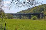 Doppeltraktion BR 9442 der Abellio als RE9 nach Eichenberg überquert die Werra-Brücke bei Laubach zwischen Hedemünden und Hann. Münden. Aufgenommen am 01.05.2016.