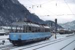 Wie immer gut besetzt trifft der  Gläserne Zug  491 001-4 Ende Dezember 1978 in Mittenwald ein.