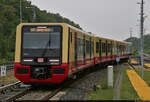 484 002-1 rückt im Bahnhof Berlin Hermannstraße aus.