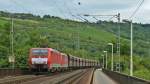 Tag 2: Schließlich waren wir auf der Moselbrücke bei Pfalzel angekommen, als uns diese zwei Loks der Baureihe 189 mit einem Güterzug in Richtung Rbf Trier-Ehrang begegnen. (13.08.2011)