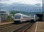 Tag 6: Nach unserem Zwischenstopp auf der Gülser Moselbrücke in Koblenz stand die Strecke Boppard - Emmelshausen auf dem Programm. Beim Umstieg in Boppard Hbf kam noch IC 2114 von Stuttgart Hbf nach Hamburg-Altona durchgefahren, während eine MRB nach Mainz Hbf gerade den Bahnhof verlässt.