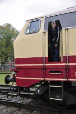 Dennis allein zu Haus... (in Anlehnung an einen Kinofilm). So gesehen im Bahnpark in Augsburg. (25.10.2009).