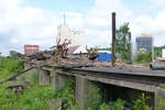 13. Mai 2014, der Güterschuppen des Bahnhofs Burgkunstadt wird abgerissen.