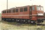E 251 006-3 steht als Ersatzteilspender im Bw-Blankenburg/Harz, noch auf eigenen Rdern (Mai 1997)