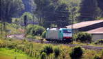 Ein Blick auf die 186 206 von Railtraxx sie fährt als Lokzug aus Aachen-West nach Belgien und fährt die Gemmenicher-Rampe hoch. 
Aufgenommen im Wald von Reinartzkehl. 
Bei Sommerwetter am Nachmittag vom 2.8.2018.