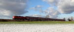 Ein Bilck auf den RE4 von Aachen-Hbf nach Dortmund-Hbf unterwegs ist zwischen Kohlscheid und Richterich. Aufgenommen zwischen Aachen und Kohlscheid in Uersfeld,Richterich. 
Bei Schnee und Sonnenschein am Kalten Nachmittag vom 3.2.2019.