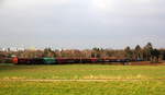 Ein Blick auf einen Güterzug aus Belgien nach Aachen-West. Aufgenommen vom Friedrichweg an der Montzenroute. 