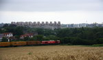 Ein Blick auf einen Containerzug aus Zeebrugge(B) nach Curtici(RO).
Aufgenommen vom Friedrichweg an der Montzenroute. 
Am Morgen vom 8.8.2016.