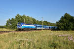 Eurocity mit der Vectron 193 294-6 in Front, kommend aus Richtung Schwerin. 3km östlich von Büchen, 23.07.2018