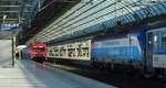 EC/IC-Treff.

In B-Spandau wartet 101 031 auf Abfahrt mit IC 142 nach Amsterdam Centraal, während EC 177 nach Praha hl.n. einfährt.

Berlin-Spandau, der 24.02.2019