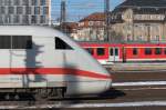 401 013 am 18.02.12 bei der Einfahrt in den Mnchner Hbf