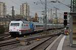 Am 06.11.2015 fuhr 101 071-9  Wir leben Märklin - 25 Jahre Märklin-Händler-Initiative  mit einem InterCity in ihren Ziebahnhof Stuttgart Hbf ein.