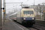 101 112-1 mit IC 2202 nach Norddeich Mole bei der Ausfahrt in Recklinghausen Hbf.