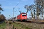 DB Fernverkehr 101 135 mit IC 2311 Westerland (Sylt) - Stuttgart Hbf (zwischen Lembruch und Diepholz, 25.02.19).