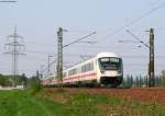 IC 2371 Schwarzwald (Hamburg Altona-Konstanz) mit Schublok 101 042-0 beim Abzweig Brnnstck (Karlsruhe) 15.4.09