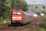 16.9.2012 zwischen Bernau und Zepernick nhert sich IC 1956 mit 101 047 dem Fotografen.