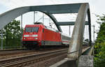 Homer Simpson fährt mit. InterCity mit der 101 032-1 in Front, kommend aus dem Hagenower Land. Büchener Eisenbahnbrücke 01.08.2017