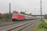 Am 29.10.2016 bespannte 101 032-1 den IC 206 (Zürich HB - Frankfurt (Main) Hbf), als sie durch die Bahnanlagen von Müllheim (Baden) in Richtung Norden fuhr.