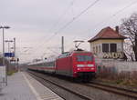 DB 101 113-9 mit dem IC 2152 von Leipzig Hbf nach Düsseldorf Hbf, am 16.12.2017 in Bad Dürrenberg.