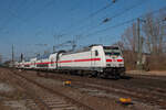 Mit dem IC 2035 (Norddeich - Leipzig) erreicht 146 557-4 in Kürze Magdeburg Hbf. Fotografiert am 26.03.2022 in Magdeburg-Sudenburg. Standort nicht im Gleisbereich, wirkt nur durch den Bildzuschnitt so. 