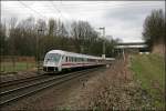 InterCity 2044 von Leipzig Hbf nach Kln Hbf legt sich bei Witten in die Kurve. Schieblok war die 101 009. (09.03.2008)