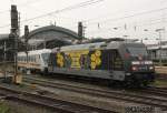 101 141-0 'Bahn-Azubis gegen Hass und Gewalt' fuhr am 05.10.2013 aus dem Kölner Hbf.