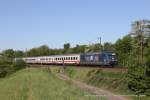 101 025-5 (DB Fernverkehr) mit dem IC 2333 in Richtung Norddeich Mole in Duisburg Kaiserberg, 3. Mai 2014