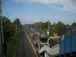 Hier das zweite Foto vom InterConnex am Hp. Rostock-Bramow. Er fhrt fort mit schtzungsweise 50 km/h hinter einer S-Bahn her, die auf Grund von nur 2 Gleisen nicht berholen kann.
08.Mai 2009