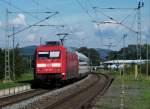 101 131 durchfhrt am 17.August 2011 mit der Metro-Garnitur als ICE 915 nach Mnchen Hbf den Hp Gundelsdorf.