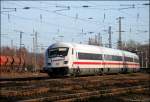 Mein Lieblingszug kommt wieder;-) InterCity 1811  LORELEY , von Dortmund nach Stuttgart Hbf, legt sich geschmeidig bei Bochum-Ehrenfeld in die Kurve. (13.01.08)