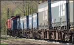 Bergauf hinauf zum Gemmenicher Tunnel,mit bis zu 25 Promille Steigung hat die Class66 ganz schön zu Arbeiten mit dem T.T.S Aufliegerzug. Ein Blick aus der Lok ob noch alles in Ordnung ist, genau richtig für diese Momentaufnahme an der Montzenroute unweit von Aachen am 16.April 2015.
