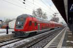 Zur Erffnung der Inbetriebnahme Netz Stadtbahn/RE1 kam ein Sonderzug zum Brandenburger Hbf gefahren. Dieser fuhr in Berlin Ostbahnhof los und nahm den Weg ber Berlin Wannsee und Potsdam. Damit war der Sonderzug, der erste Zug, der nach ein jhriger Sperrung im Bereich Berlin Grunewald wieder die normale Fahrstrecke genommen hat. Geschoben hatte diesen Sonderzug die 182 004-2. 08.12.2012