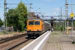 1142 635-3 northrail GmbH mit Classic Courier Sonderzug auf der Rückfahrt von Polen nach Stuttgart, bei der Durchfahrt in Brandenburg.