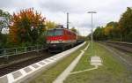 1142 704 der Centralbahn kommt aus Richtung Köln mit einem Sonderzug von Mönchengladbach(D) nach Brig(A)  und fährt in Richtung Koblenz.