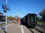 Breisach am Rhein,
der historische Dampfschnellzug, Sonderfahrt am 03.10.2010, wartet auf die Abfahrt zurck nach Landau/Pfalz,