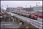 Am 8. Dezember 2012 veranstaltete die Frnkische Museums-Eisenbahn e.V. Nrnberg (FME) wieder ihre allseits beliebten Christkindles-Stadtrundfahrten rund um Nrnberg. Die Route fhrte von Nrnberg Hbf nach Nrnberg-Ost, ber den Rangierbahnhof und Ablaufberg nach Frth Hbf und schlielich wieder in den Nrnberger Hauptbahnhof. Auf dem Bild zu sehn ist die V60 11011 der FME als Zuglok, am Ende schiebt 52 8195-1 noch krftig mit. Der nchste Halt wir Nrnberg-Ost sein...