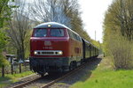 Im Schritttempo passierte die Lollo V160 002 den Bahübergang Aeckern in Reken in Richtung Coesfeld.