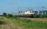 E10 1239 fuhr mit dem DPE 20921 von Basel nach Rdesheim am 07.07.12 morgends um 08:03 Uhr mit +10 durch Hgelheim.