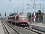 DB-Triebwagen 628426-9 von Landshut nach Salzburg, hlt in Salzburg Taxham-Europark. 18.08.08