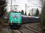 185 613-7 von Crossrail kommt aus Richtung Mönchengladbach-Hbf,Rheydt-Hbf,Wickrath,Beckrath,Herrath mit einem langen Autozug aus Pirna Gbf(D) nach Aachen-West,Zeebrugge(B) und fährt durch