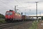 Am 16.09.2016 bespannte Beacon Rail/Crossrail 185 596-4  Suzy  wieder einen  T.T.S. -Containerzug, nach dem sie den Gegenzug im Rangierbahnhof Muttenz abgab, und fuhr bei Müllheim (Baden) nun in