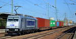 METRANS Rail s.r.o. mit der neuen  386 037-6  [NVR-Number: 91 54 7386 037-6 CZ-MT] und Containerzug am 05.10.18 Bf. Flughafen Berlin Schönefeld.