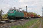 Mit einem Containerzug aus Belgien fuhr am 13.04.2017 die ATLD/XRAIL 145-CL 005 (145 096-4) bei Heitersheim durchs Rheintal in Richtung Schweizer Grenze.