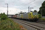 Durchfahrt von Alpha Trains/Crossrail 145-CL 031 (145 103-8) zusammen mit der 185 580-8  Jana  als Wagenlok und einem Containerzug nach Itlaien in Müllheim (Baden) gen Basel.
