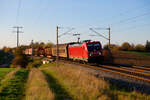 187 180 DB Cargo mit einem gemischten Güterzug bei Markt Bibart Richtung Nürnberg, 31.10.2020