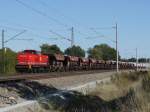 293 005  GEORG  (ex DR V100) von SES Logistik mit einem gemischten Güterzug bei Winsen (Luhe) in Fahrtrichtung Hamburg; 26.08.2014  