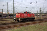 294 696-0 DB-Railion rangiert in Neuss-Gbf.