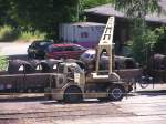 DB Autokran von Demag. Eingesetzt zur Regulierung verschobener Ladung im Containerbahnhof Saarbrcken am 23.06.2005