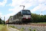 193 607 MRCE mit einer Schwesterlok als Gz fährt in Radbruch auf der Bahnstrecke Hannover–Hamburg (KBS 110) Richtung Lüneburg.